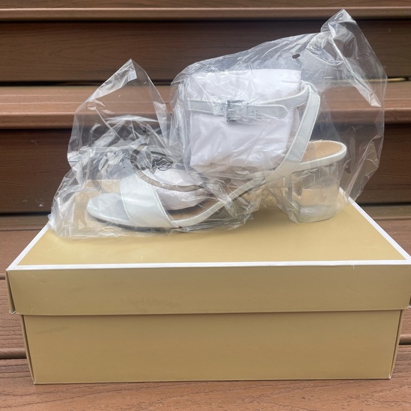 Michael Kors, strappy white leather heels. Size 10 - Picture 5 of 7